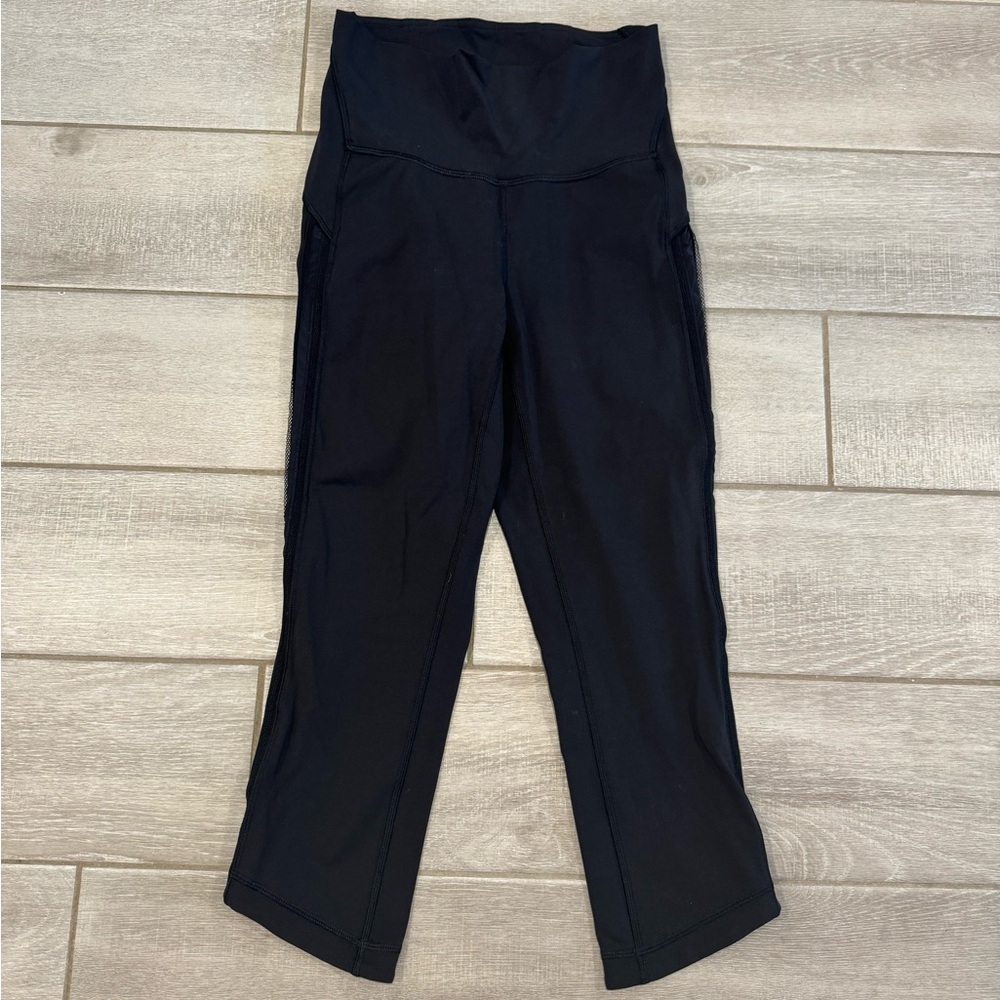 Lululemon crop mesh side legging sz 6